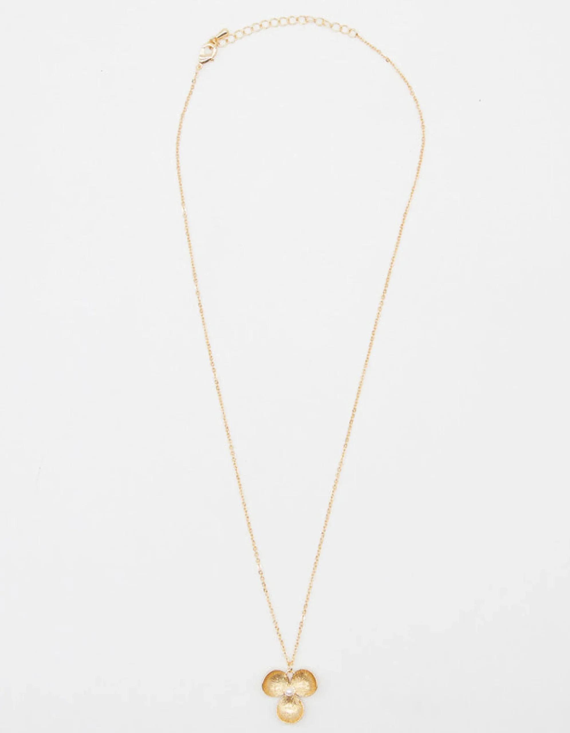 Pearl Centre Hydrangea Necklace