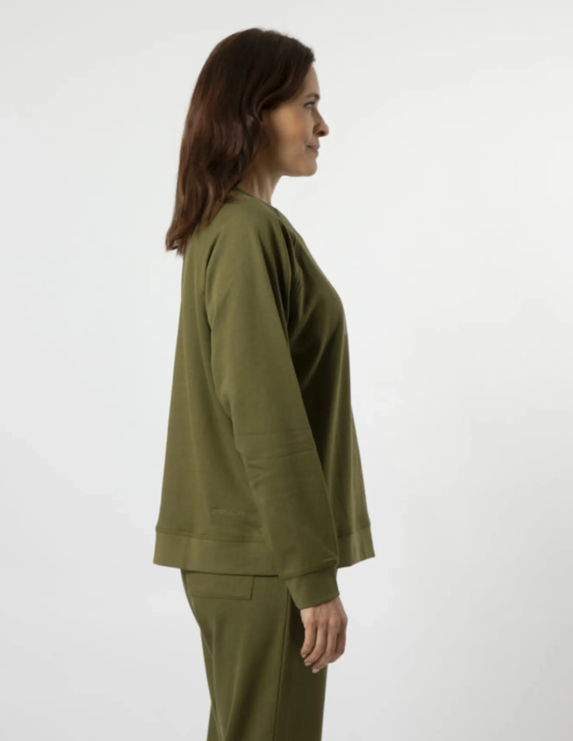 STELLA ESSENTIALS Everyday Sweater - Khaki Cross