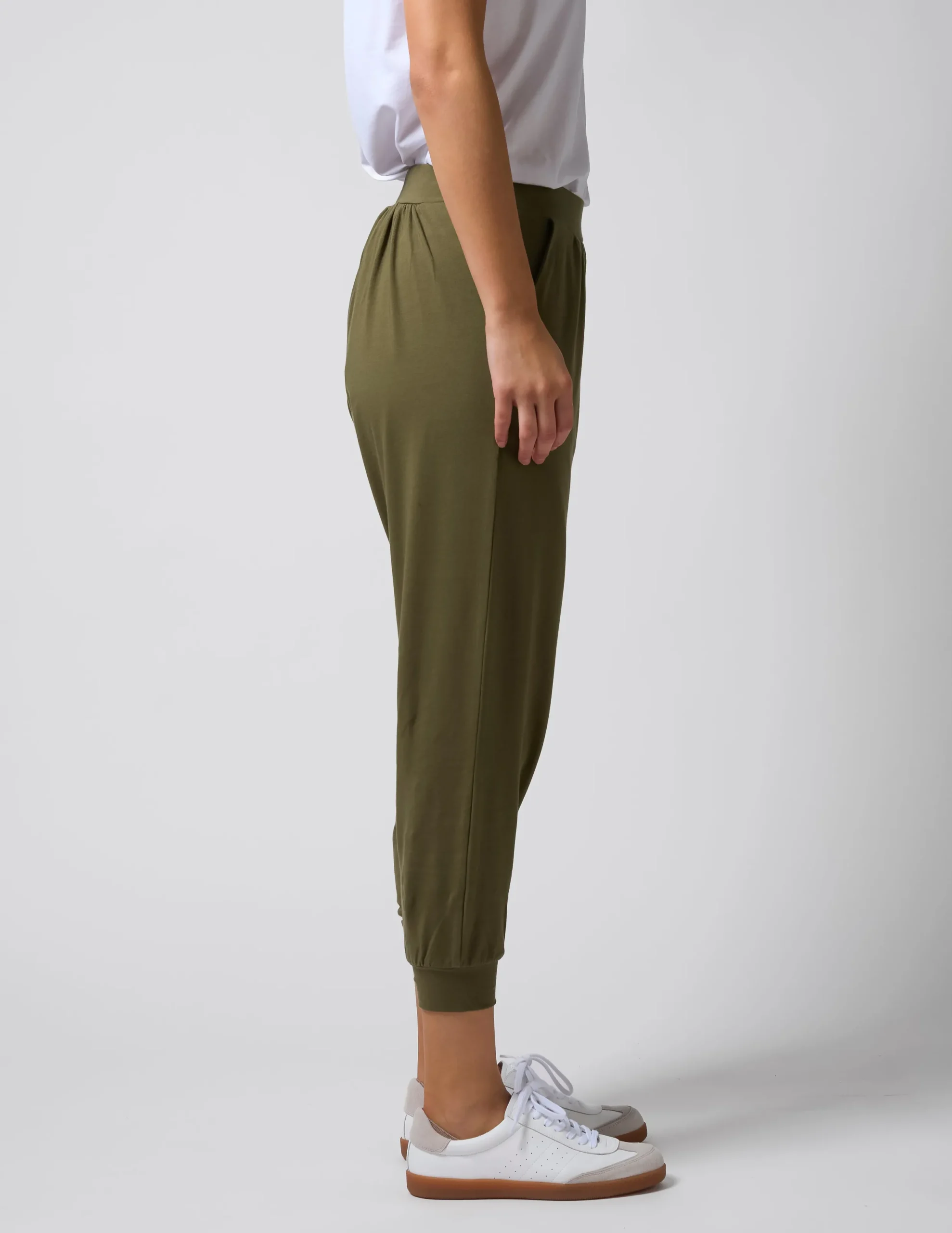 STELLA ESSENTIALS Lounge Pant - Olive