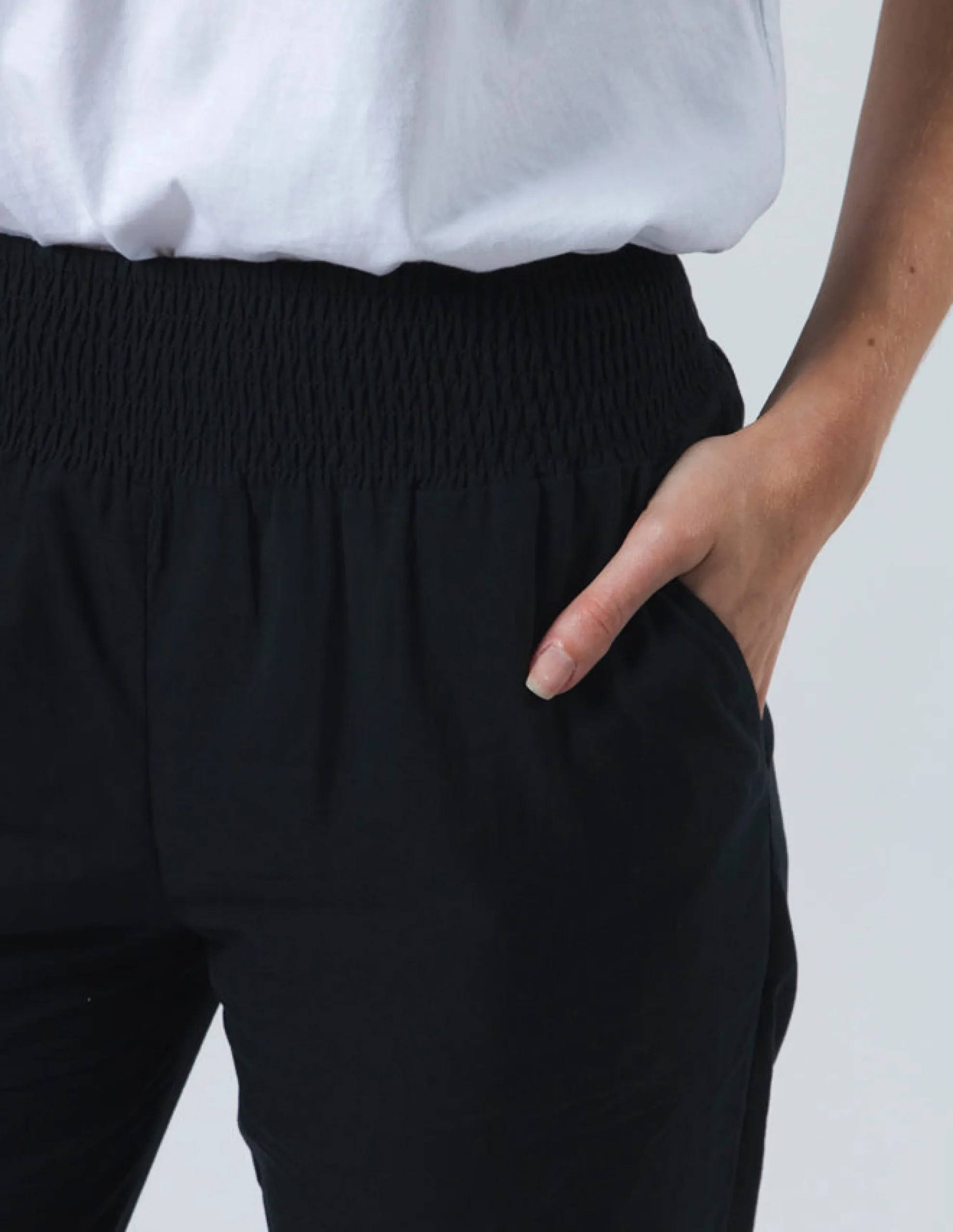 STELLA ESSENTIALS Lucia Pants - Black